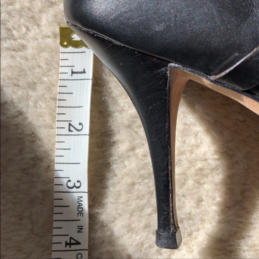 Manolo Blahnik Black Leather Pointy Toe Stiletto Heel Bootie - Picture 13 of 15